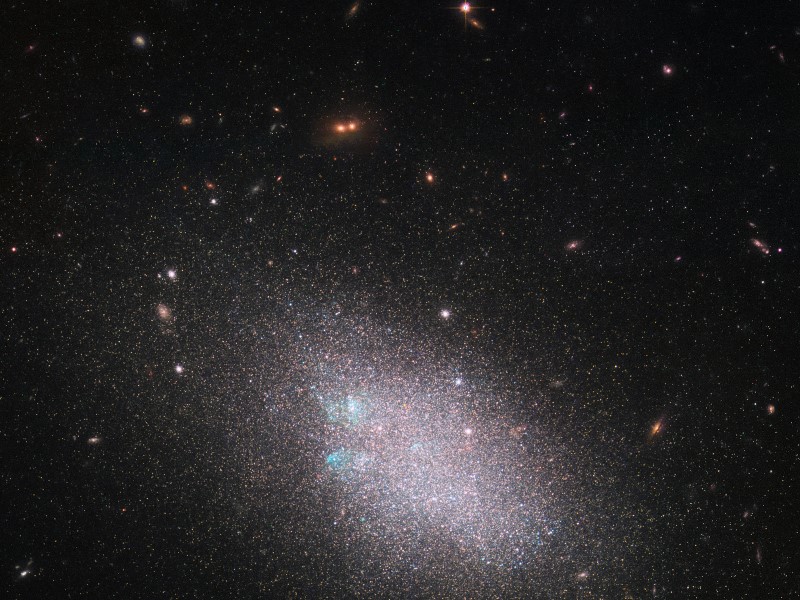 UGC 685: галактика-карлик поможет понять эволюцию звезд
