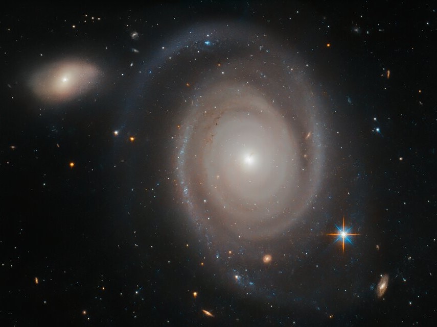 Фото: галактики не одиноки во Вселенной