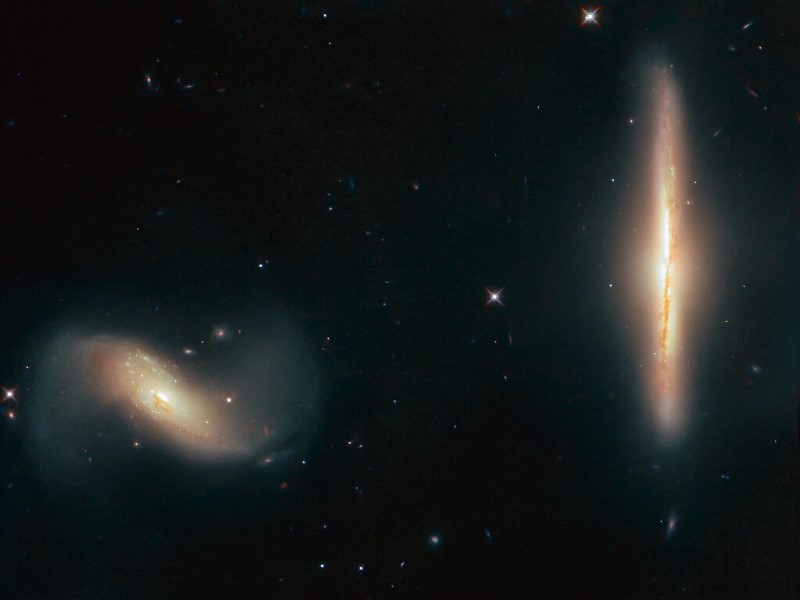 Фото: диалог двух галактик